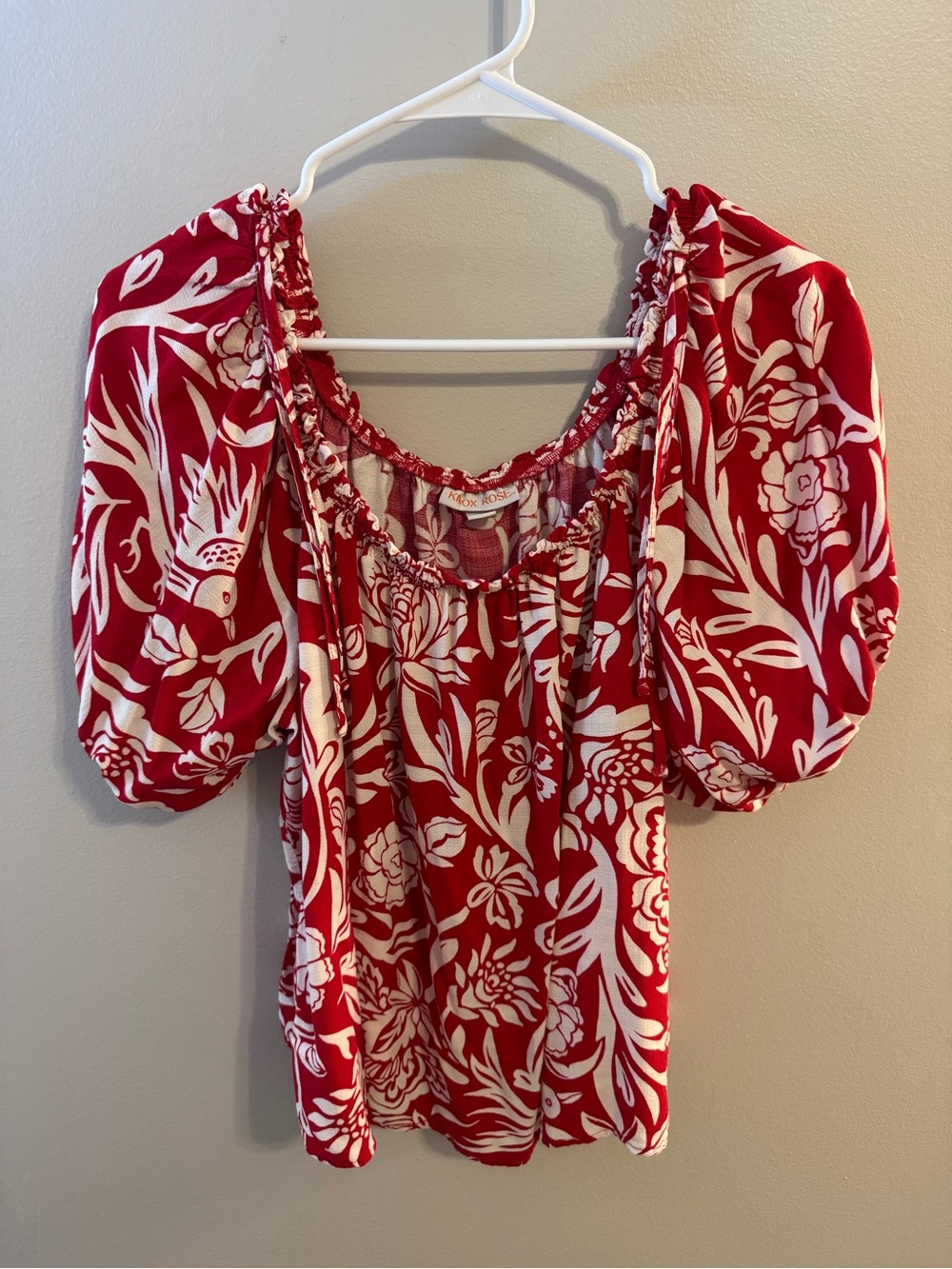 Knox Rose Red and White Floral Puff-Sleeve Blouse